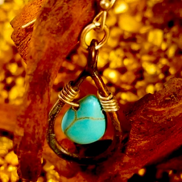 Rain Drop Boho Turquoise Stone Necklace - Picture 7 of 12